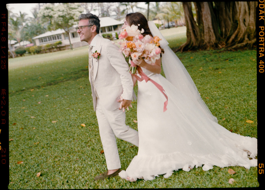 Yael and Wiz's Outdoor Wedding at Waimea Plantation Cottages | Hawaii Wedding Photo| Wedding Venues in Kauai