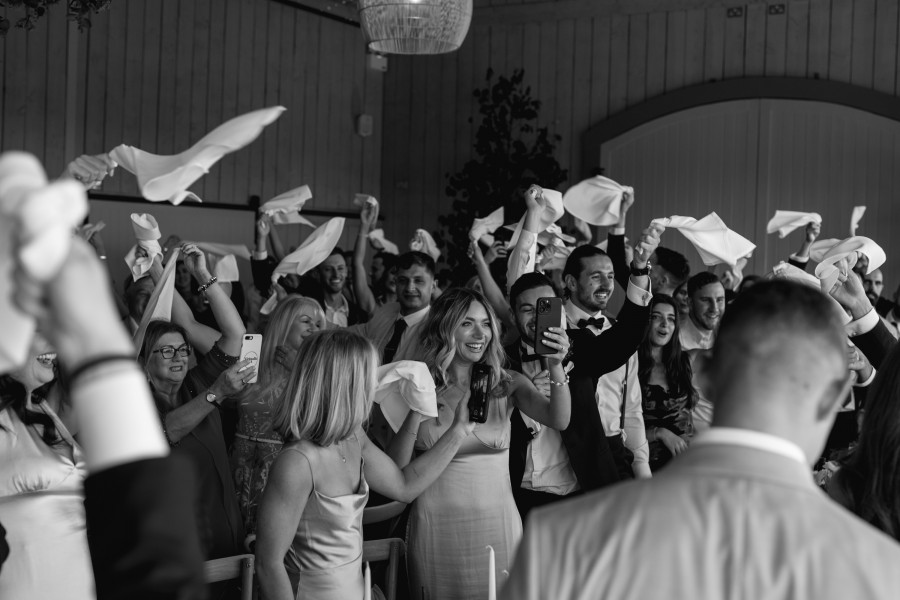 Cozy Wedding at Primrose Hill Farm | Interview with the real bride about planning, finding the dress and coping with anxiety