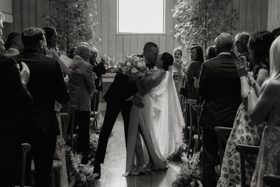 Cozy Wedding at Primrose Hill Farm | Interview with the real bride about planning, finding the dress and coping with anxiety