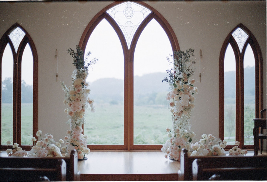 Romantic Wedding in The Valley Estate