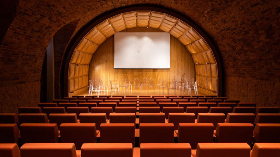 Planning a Wedding in Tuscany? Discover Why Il Borgo di Vignamaggio is the Dream Venue