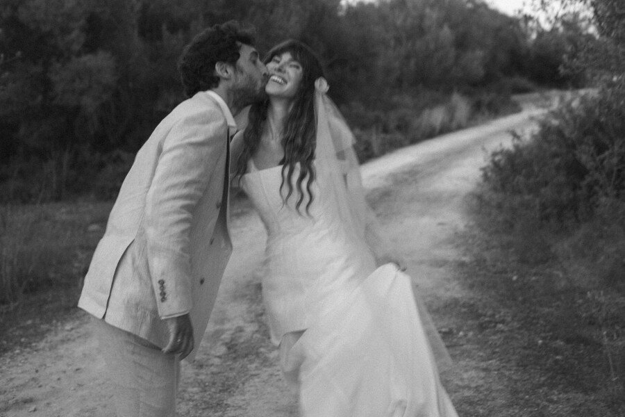 An Artistic Wedding Amongst a Breathtaking Quarry in Mallorca