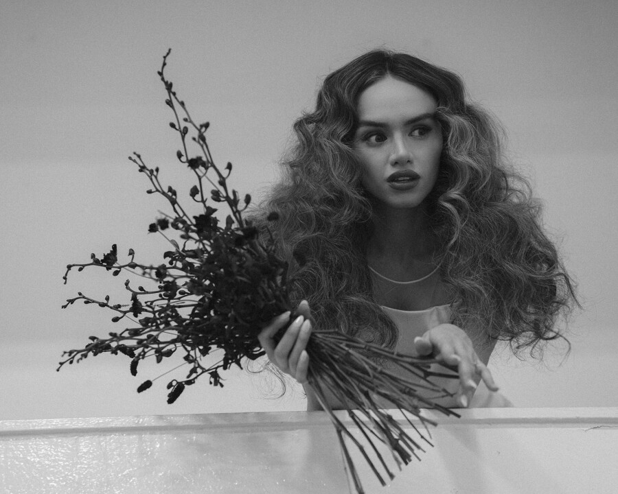 An Artful & Stylish Wedding with a Touch of Grunge