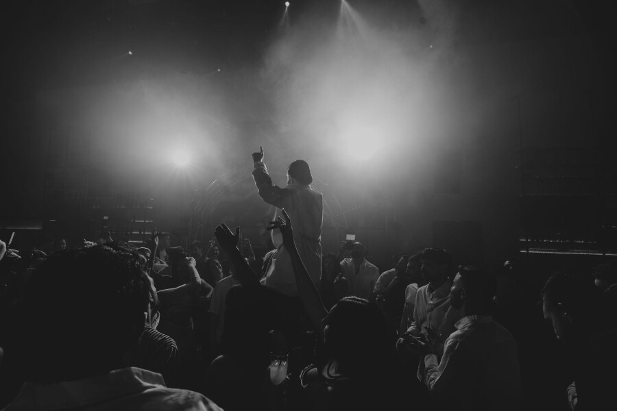 A Timeless Seaside Wedding on the Mediterranean Coast