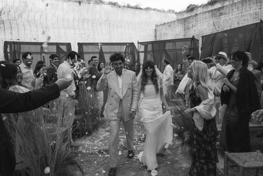 An Artistic Wedding Amongst a Breathtaking Quarry in Mallorca