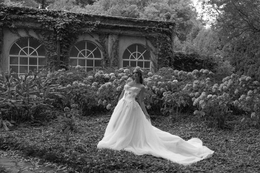 Mocha Mousse Romance