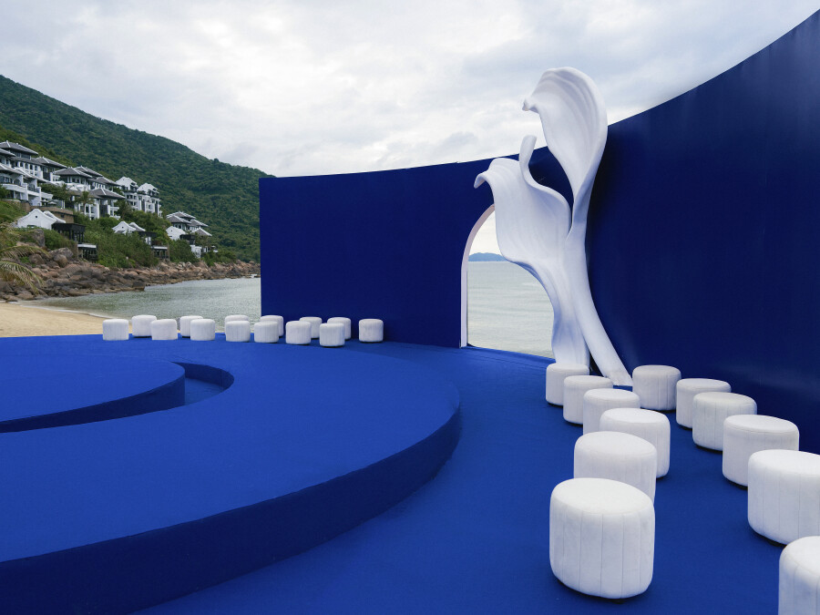 An Avant-Garde Vietnamese Beach Wedding Splashed in Bold Blue