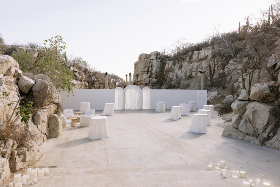 A Sculptural Golden Hour Wedding Along the Cliffs of Cabo
