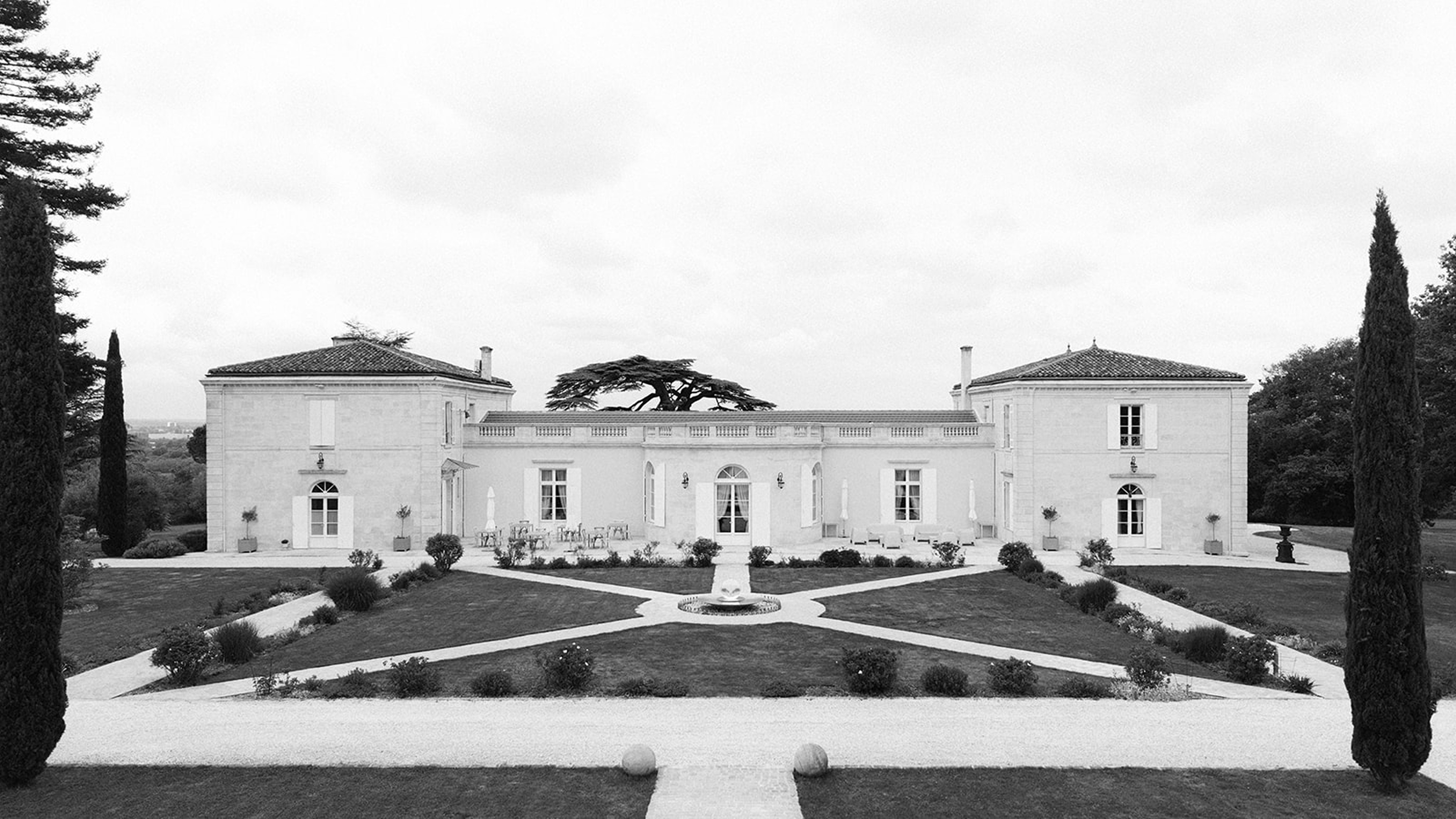 Introducing Bordeaux's Dreamiest Castle Wedding Venue: Château Gassies