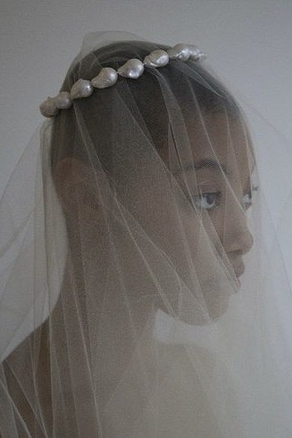 Floral Motif Jewelry for a Wedding Day