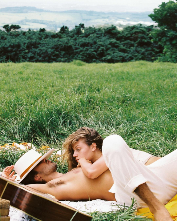 Everything to Know About "Earlymoons"