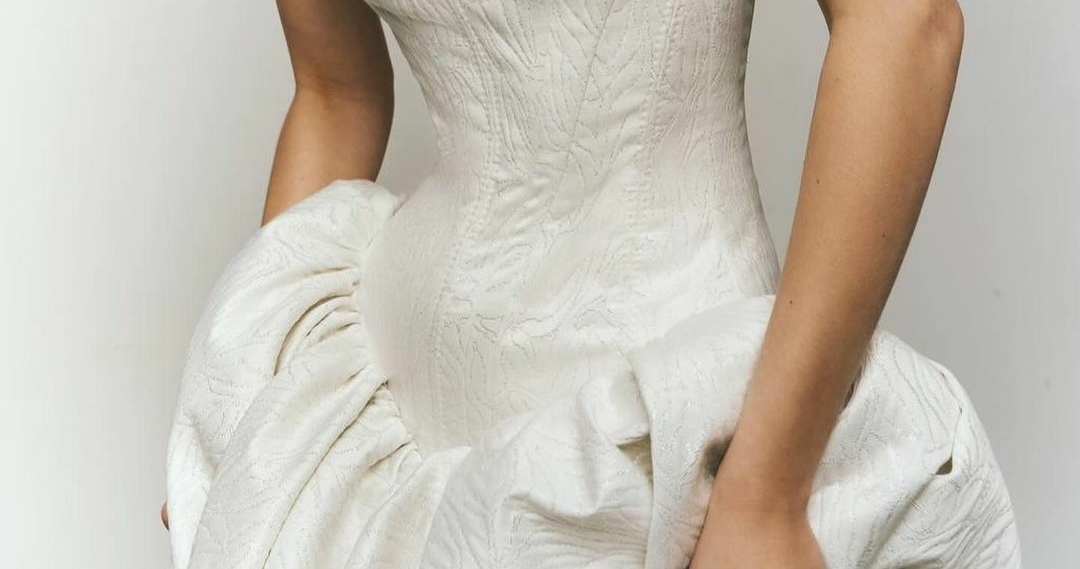 26 Modern Drop-Waist Bridal Dresses