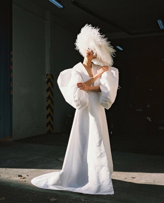 40 Chic Veil Alternatives: Trendy Bridal Accessories for a Modern Look