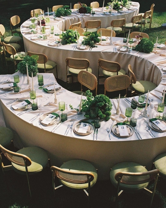 Trend: Cubist Shapes for Ceremony Seats