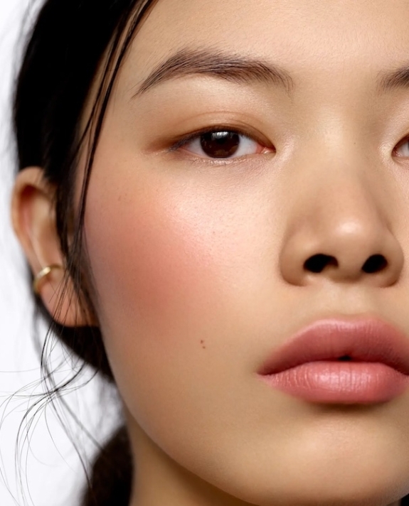 5 Stunning Melt-Proof Bridal Makeup Ideas for a Summer 2025 Wedding