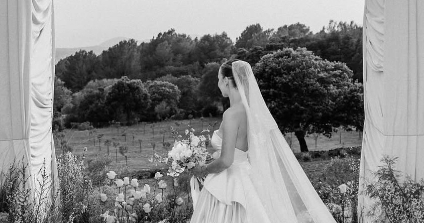 Planning a Wedding Without a Wedding Planner? Here's What to Consider First