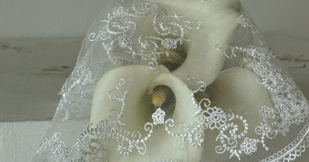 30 Vintage-Inspired Floral Arrangements That Make Nostalgia Feel New