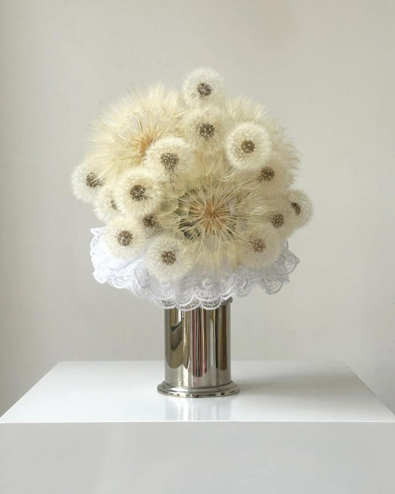 30 Vintage-Inspired Floral Arrangements That Make Nostalgia Feel New