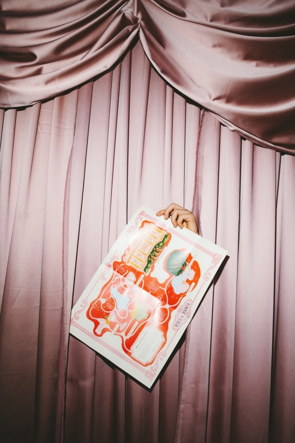 A Cinematic Wedding with Sculptural Installations & a Vibrant Palette in Sicily