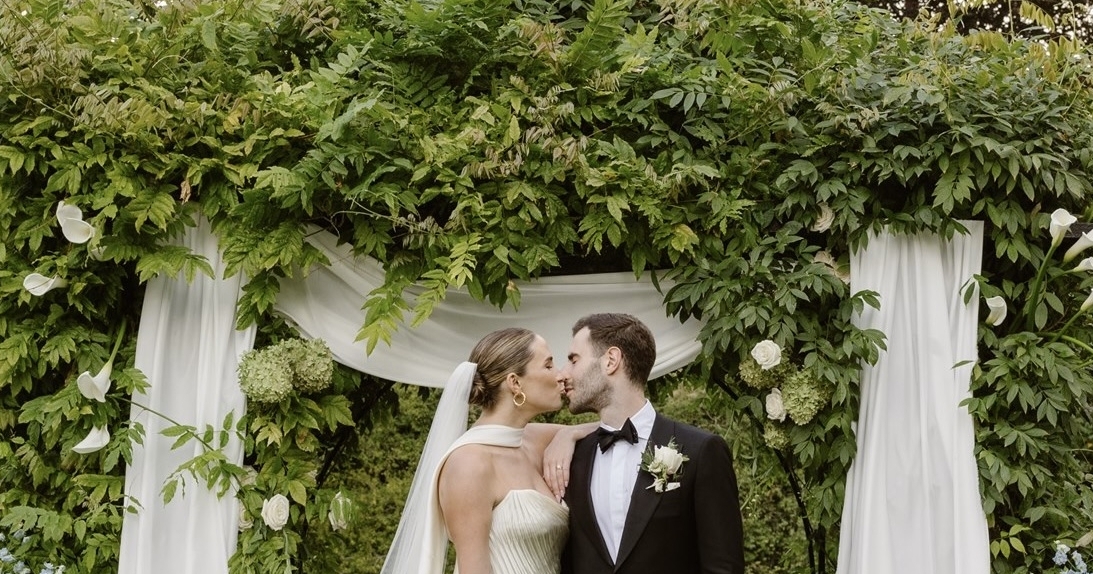 A Romantic Wedding at a Timeless English Countryside Estate