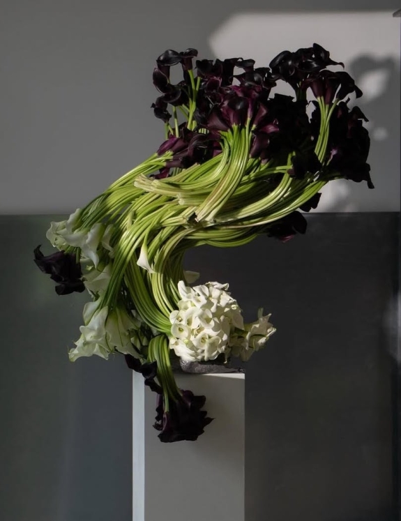 10 Flower Varieties Trending for 2025 Weddings