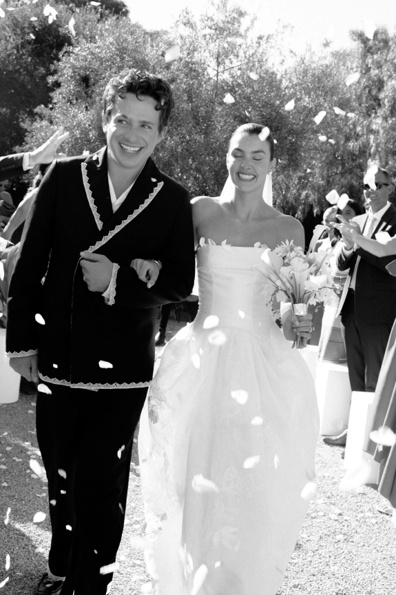 9 Best Wedding Photographers in France | French Luxury Photographers | Photography in Paris | Famous, Professional