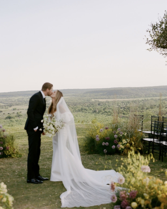 Wedding Story Under the Palm Trees in Australia | Real Wedding: Grace & Josh