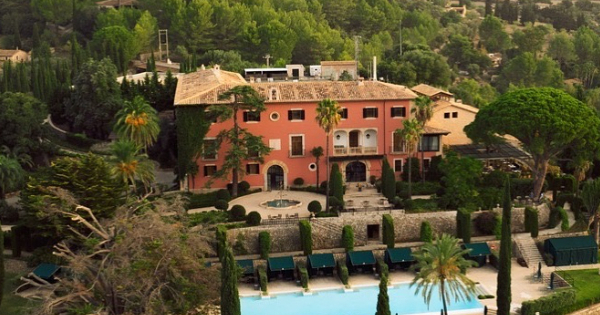 How to Book Wedding Hotel Blocks Your Guests Will Love