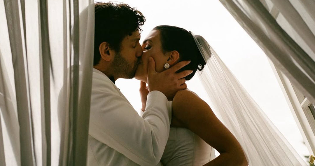 6 Expert Tips for Effortless, Natural Wedding Photos You’ll Actually Love