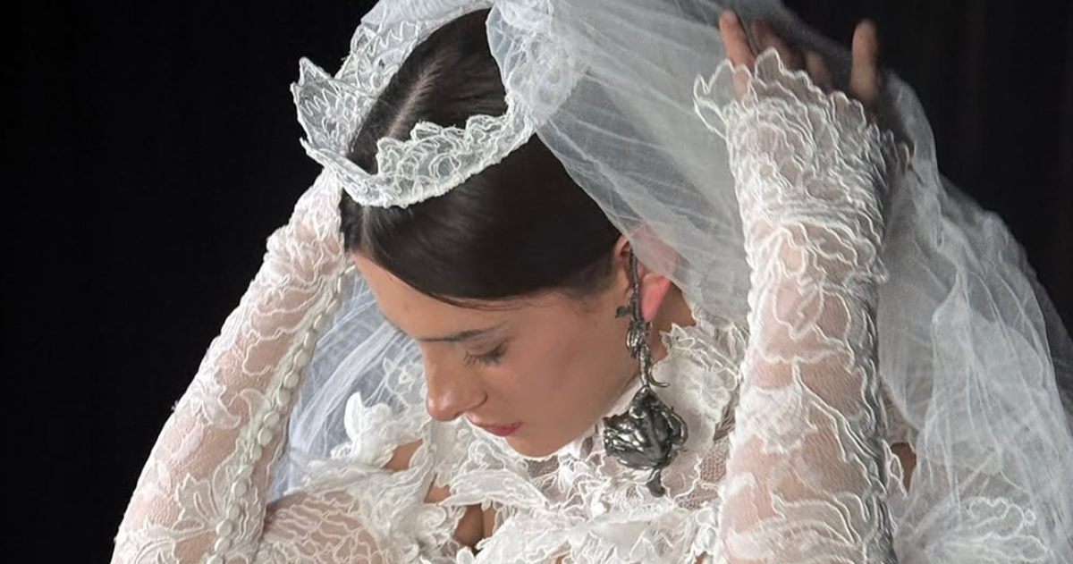 9 Genius Styling Hacks Bridal Stylists Swear By