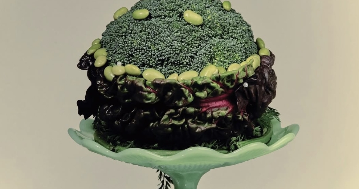 Trend: Vegetable-Decorated Wedding Cakes