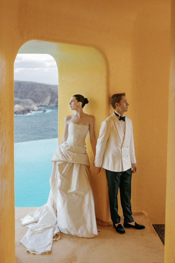 A Vintage-Infused Verona Wedding Dripping With Roses, Silk & Italian Romance