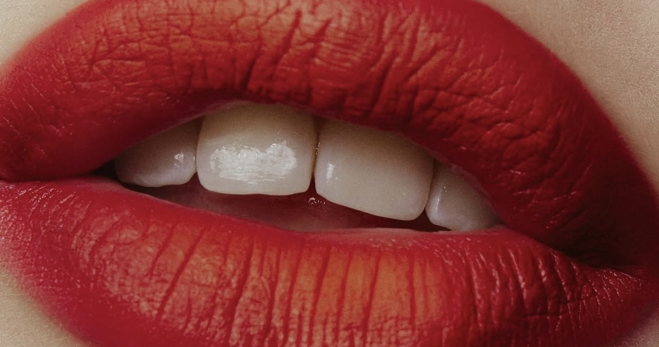 Bridal Teeth Whitening: How to Get a Camera-Ready Smile for Your Wedding