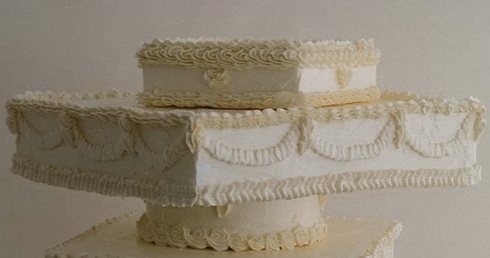 Trend: Stacked Wedding Cakes