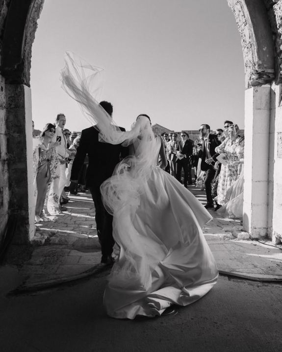 11 Wedding Day Timeline Mistakes Couples Make—According to Experts