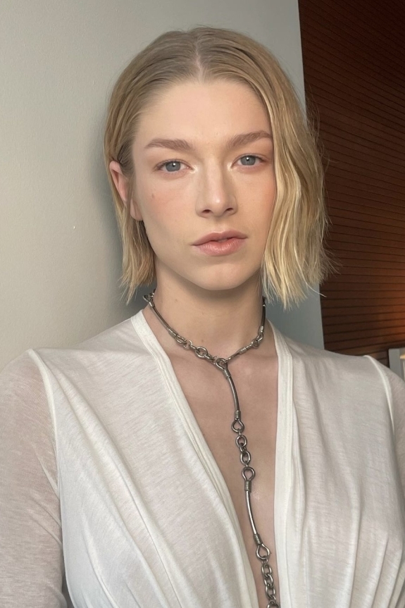 5 Tips for Red Lip Wedding Makeup | Can Brides Wear Red Lipstick