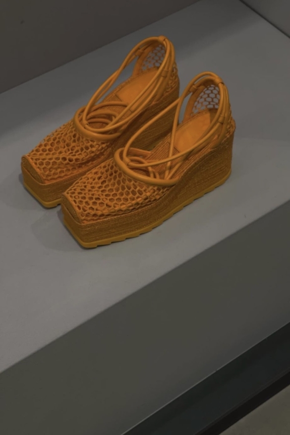 Top 10 White Linen Wedding Dresses for Summer | Stylish Linen Outfits for Weddings