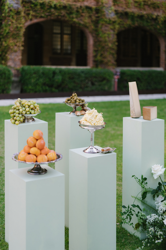 An Autumn Wedding Editorial | Embracing Tranquil Days, Starlit Dining, and Gentle Transitions