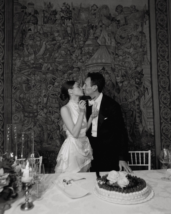 Chic Bangkok Wedding | Gorgeous Blueberry Wedding Cake