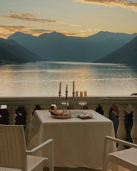 Wedding Budget Blown? Here's 7 Clever Ways to Plan a Luxury Honeymoon for Less