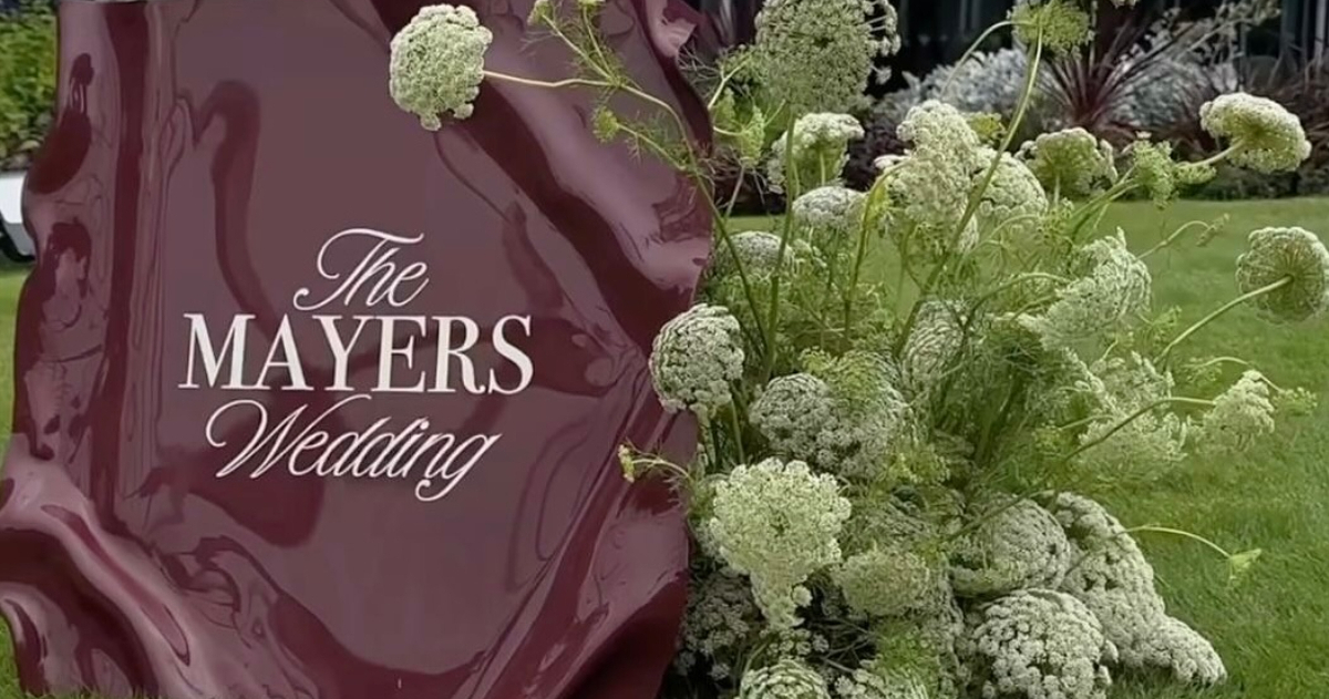 30 Unique Wedding Welcome Sign Ideas For a Stylish First Impression
