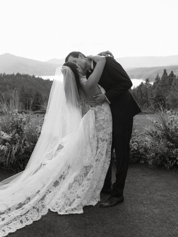 An Artistic Wedding Amongst a Breathtaking Quarry in Mallorca