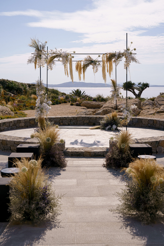 Timeless Elegance and Modern Flair: Charming Bendooley Estate Wedding