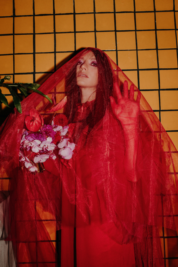 Stylish Tablescapes: Bread Candles, Flowers & Croissants