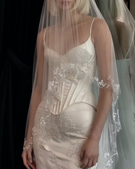 15 Best Wedding Photographers in Canada | Canadian Professional Photography | TOP Luxury Bridal Photographers