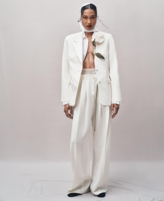 30 Trendy Bridal Dresses Under $1,000