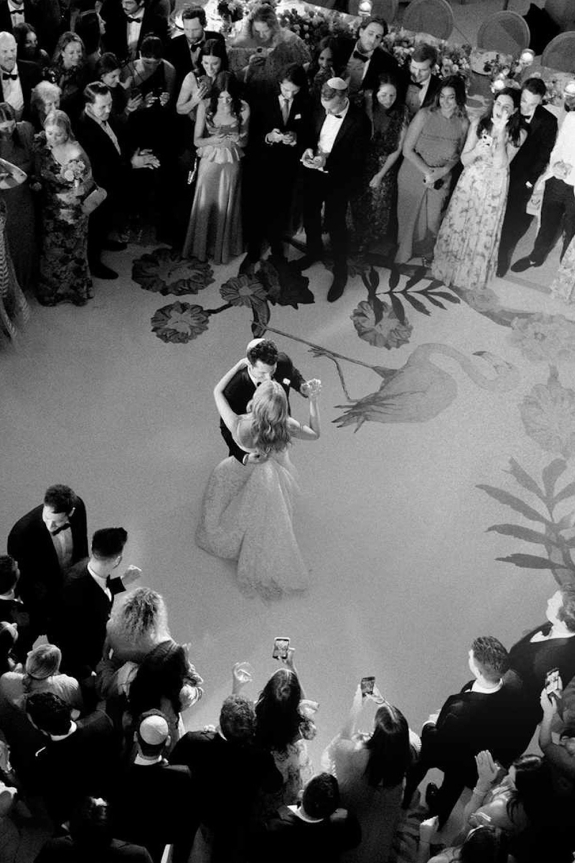 60 Perfect First Dance Songs for Modern Couples | Romantic Playlist for the First Wedding Dance