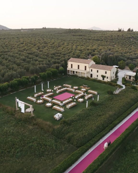 What to Consider When Booking Your Wedding Venue