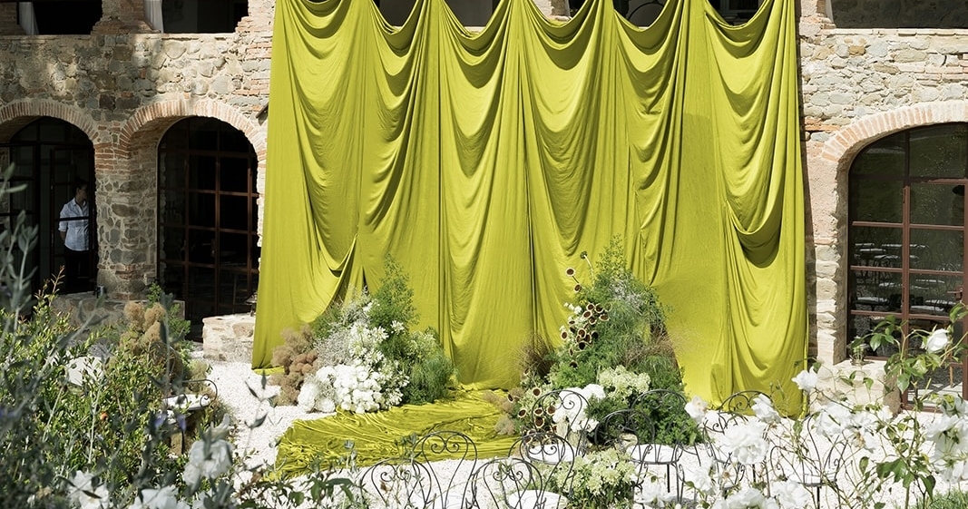 A Bold Destination Wedding in Umbria with Chartreuse Drapery & a Surprise Movie Moment