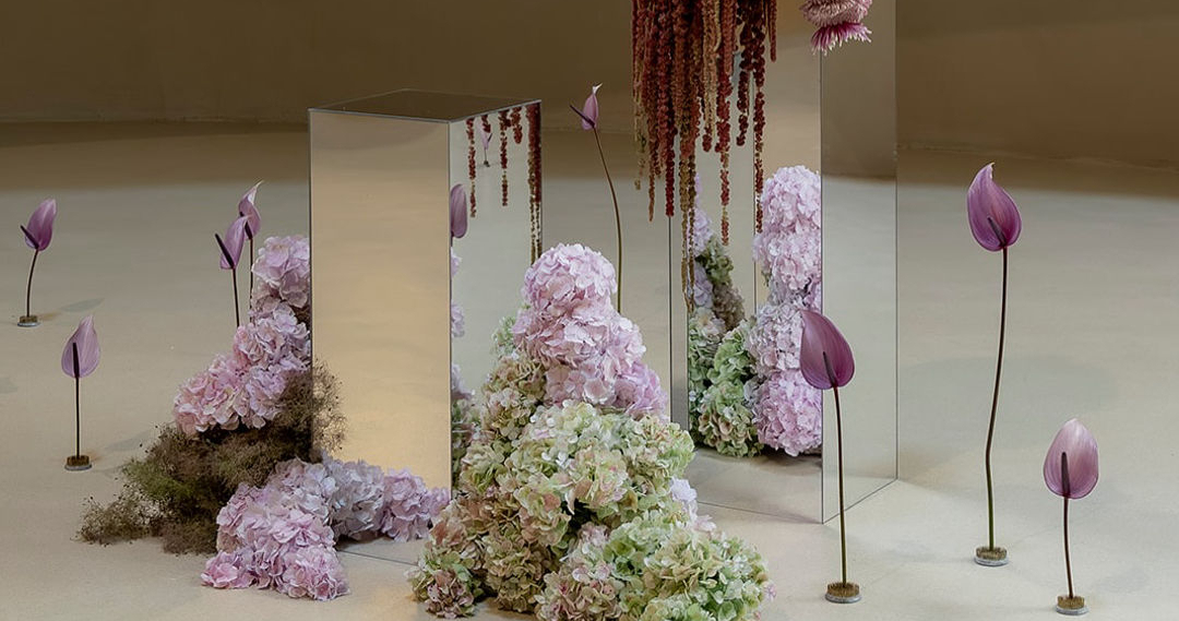 7 Creative Floral Installation & Arrangement Ideas for Modern Couples